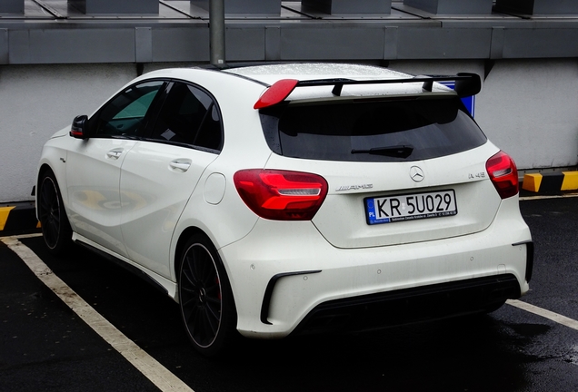 Mercedes-AMG A 45 W176 2015