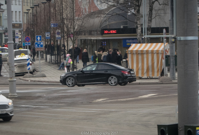 Mercedes-Benz CLA 45 AMG C117