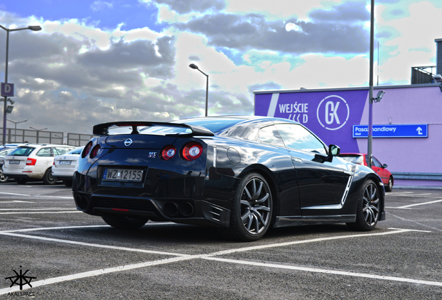 Nissan GT-R 2015