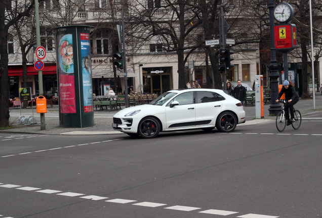 Porsche 95B Macan GTS