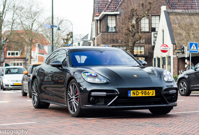 Porsche 971 Panamera Turbo