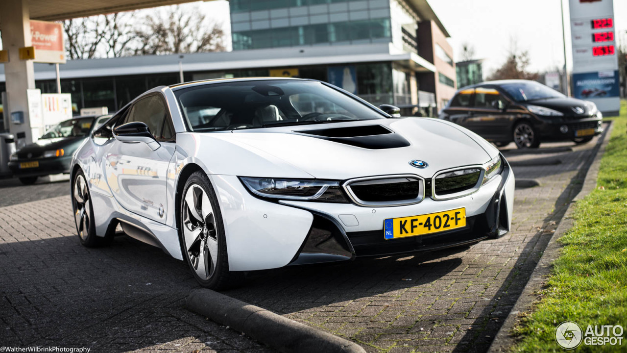 BMW i8