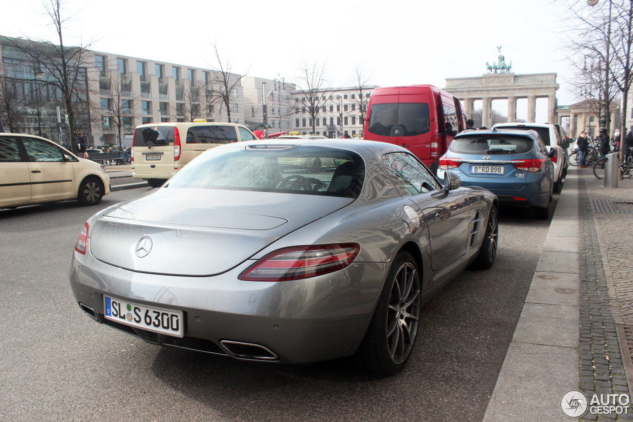 Mercedes-Benz SLS AMG