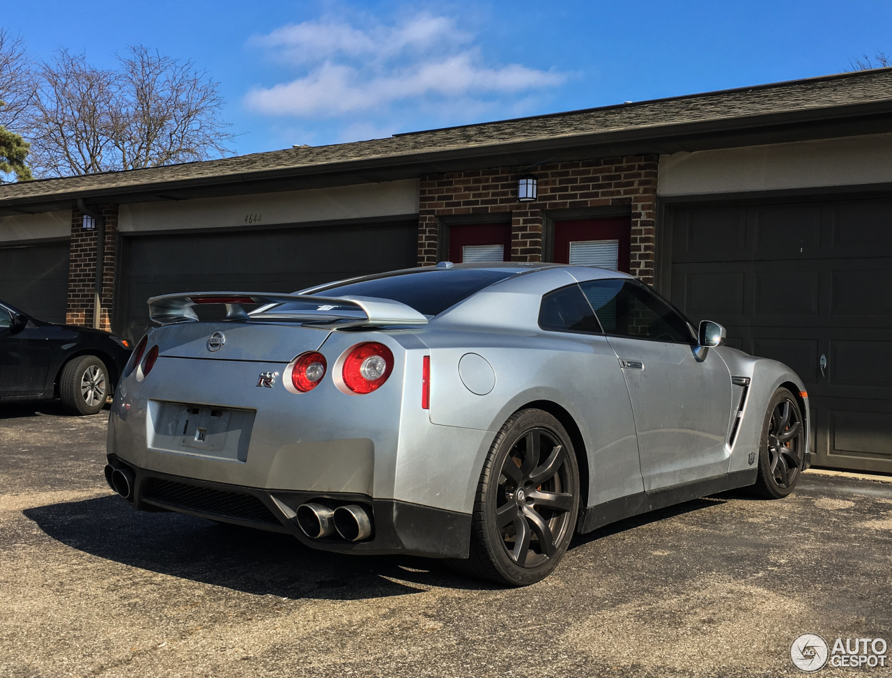 Nissan GT-R