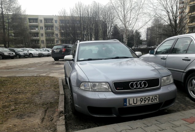 Audi RS4 Avant B5