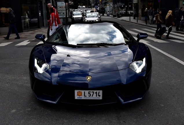 Lamborghini Aventador LP700-4 Roadster