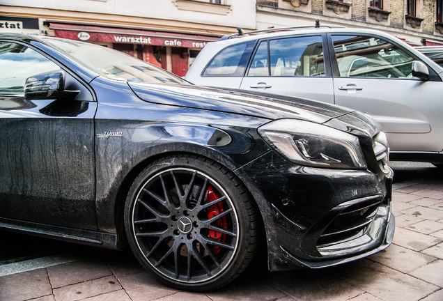 Mercedes-AMG A 45 W176 2015