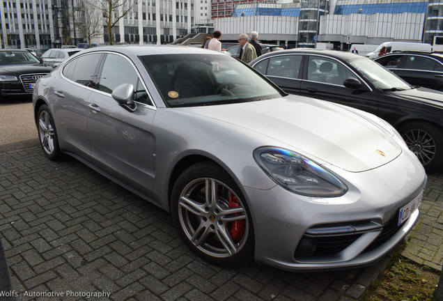 Porsche 971 Panamera Turbo