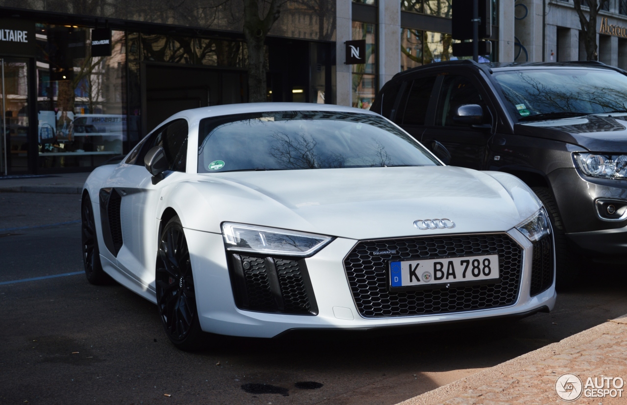 Audi R8 V10 Plus 2015