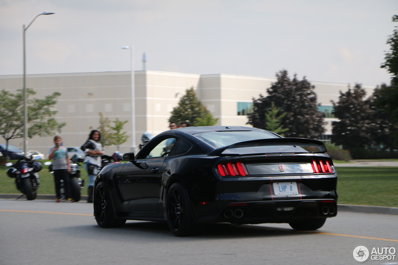 Ford Mustang Shelby GT350R 2015