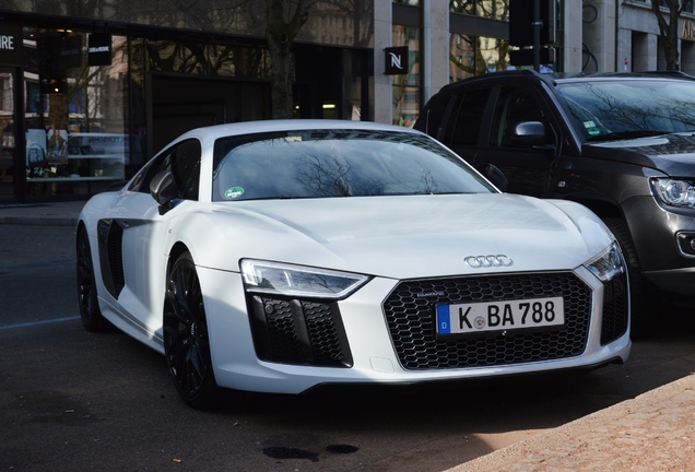 Audi R8 V10 Plus 2015