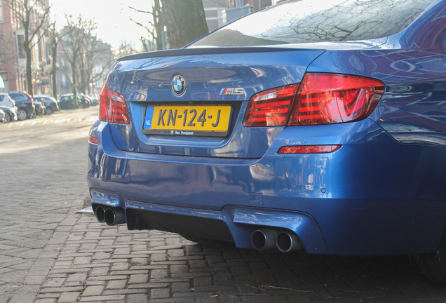 BMW M5 F10 2011