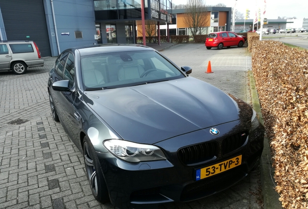 BMW M5 F10 2011