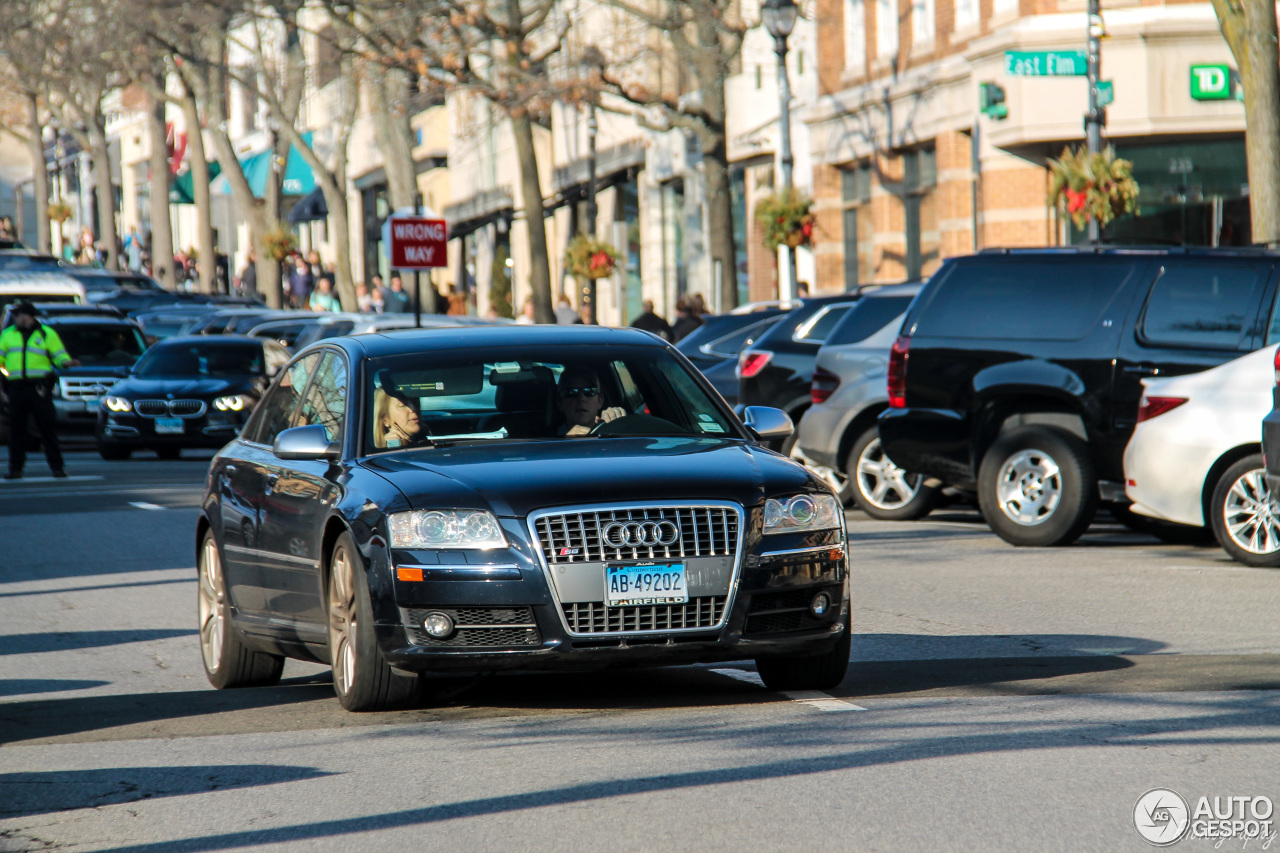 Audi S8 D3