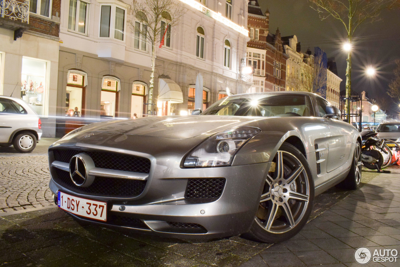 Mercedes-Benz SLS AMG