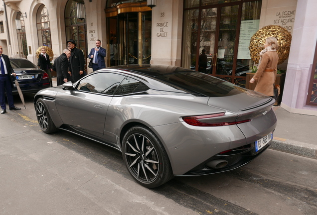 Aston Martin DB11