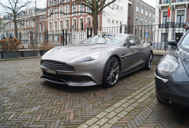 Aston Martin Vanquish 2013