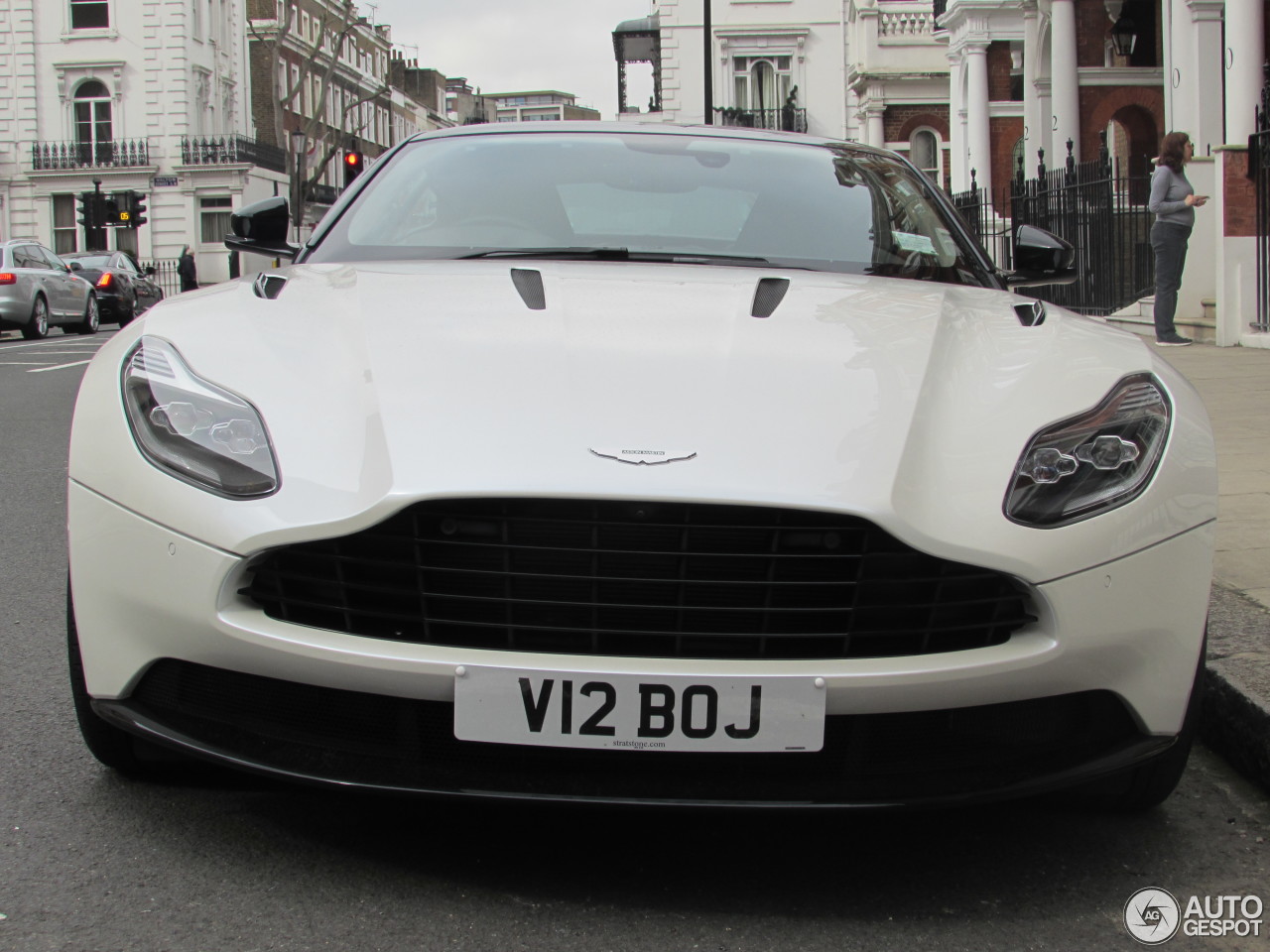 Aston Martin DB11