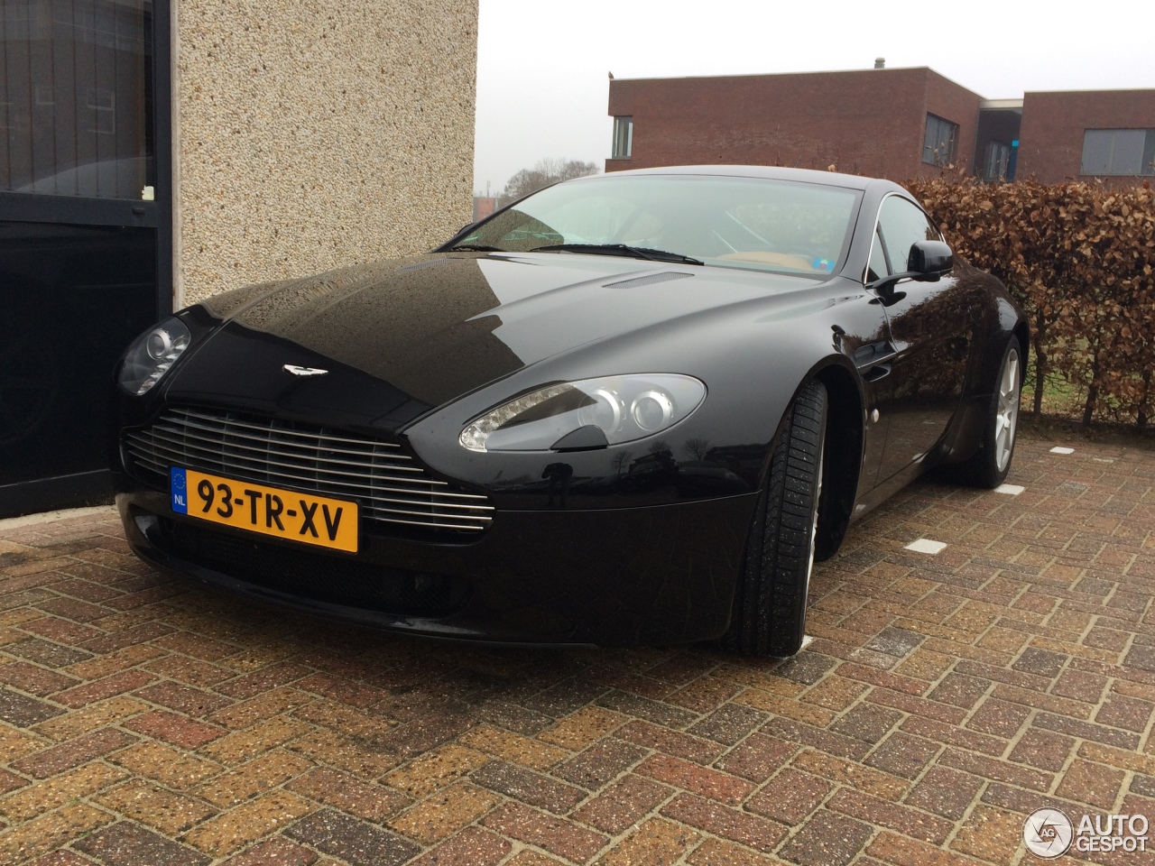 Aston Martin V8 Vantage