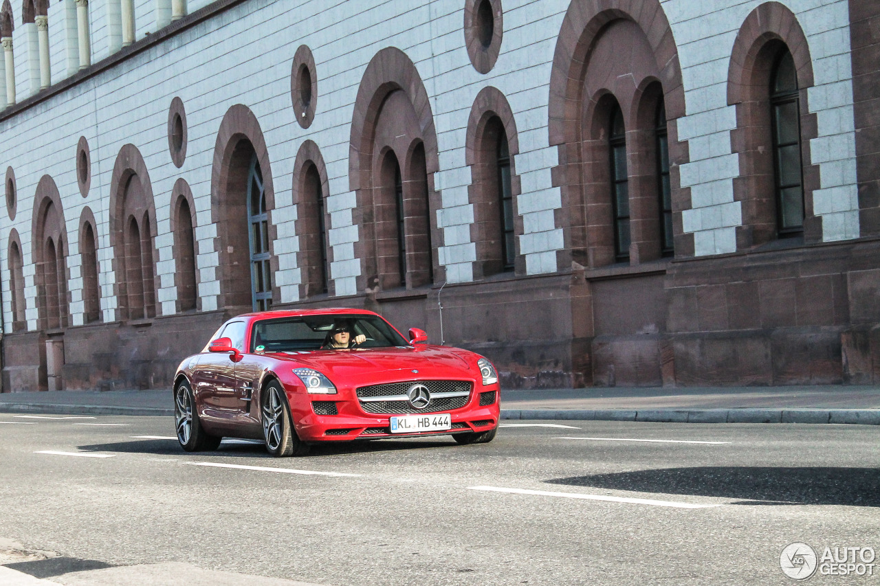 Mercedes-Benz SLS AMG