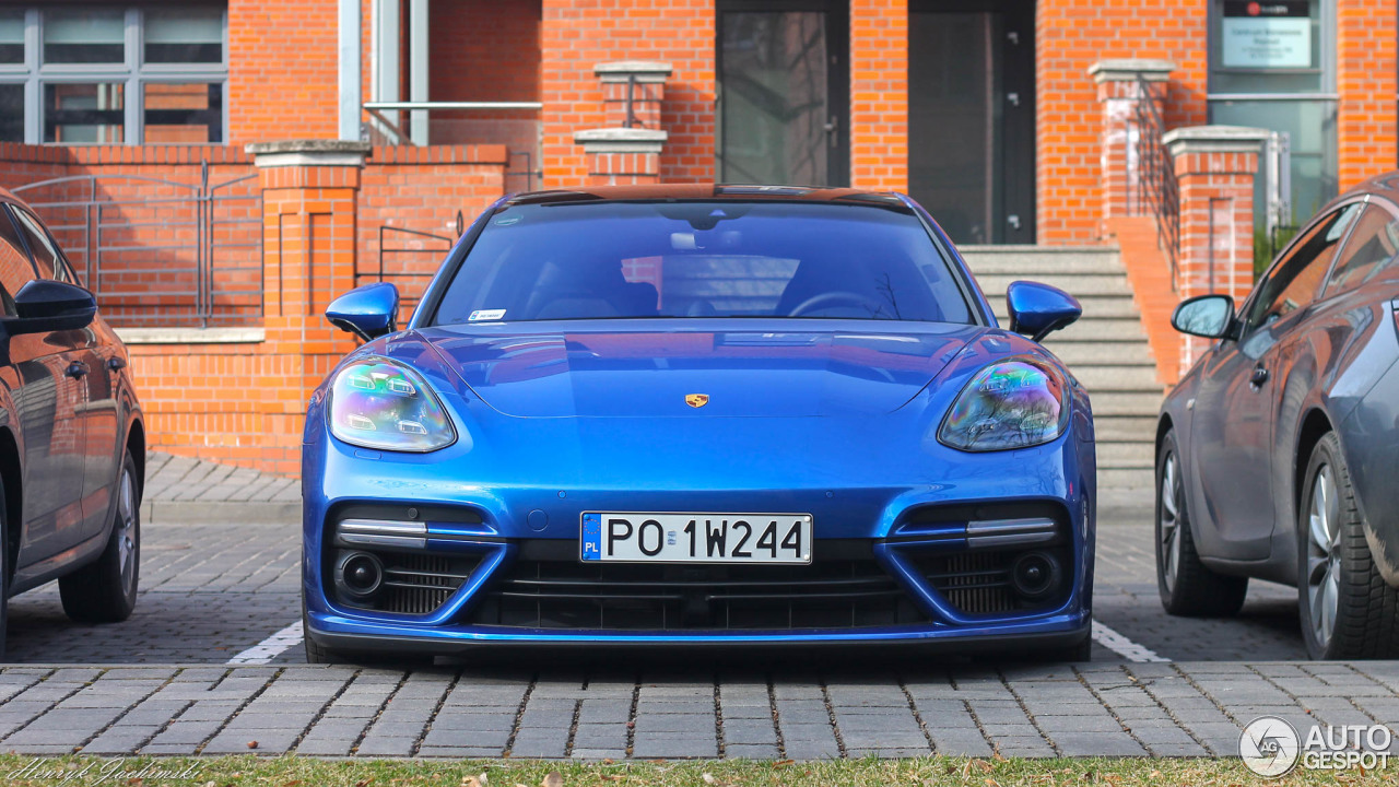 Porsche 971 Panamera Turbo