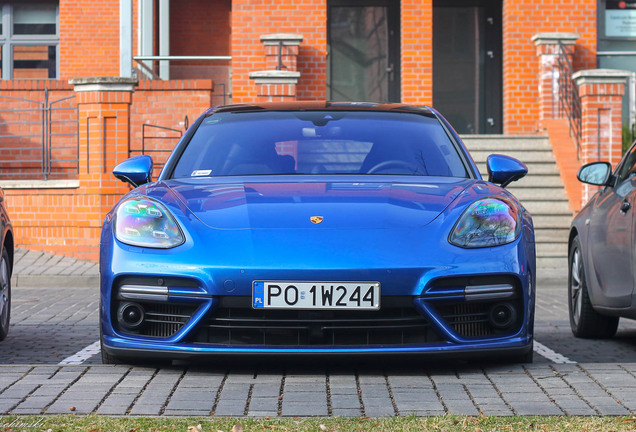 Porsche 971 Panamera Turbo