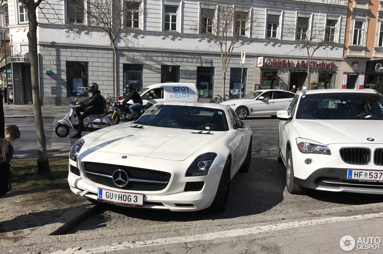 Mercedes-Benz SLS AMG