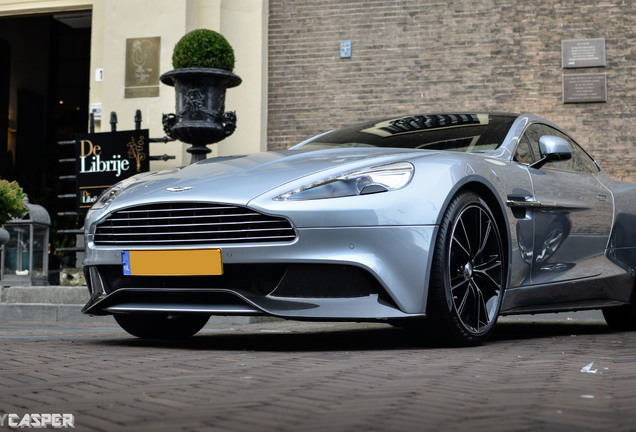 Aston Martin Vanquish 2013