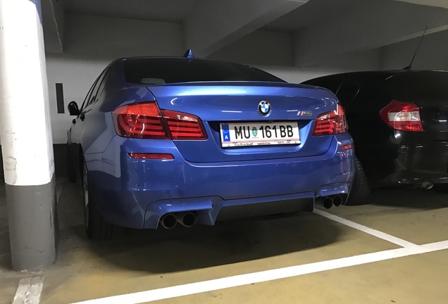 BMW M5 F10 2011