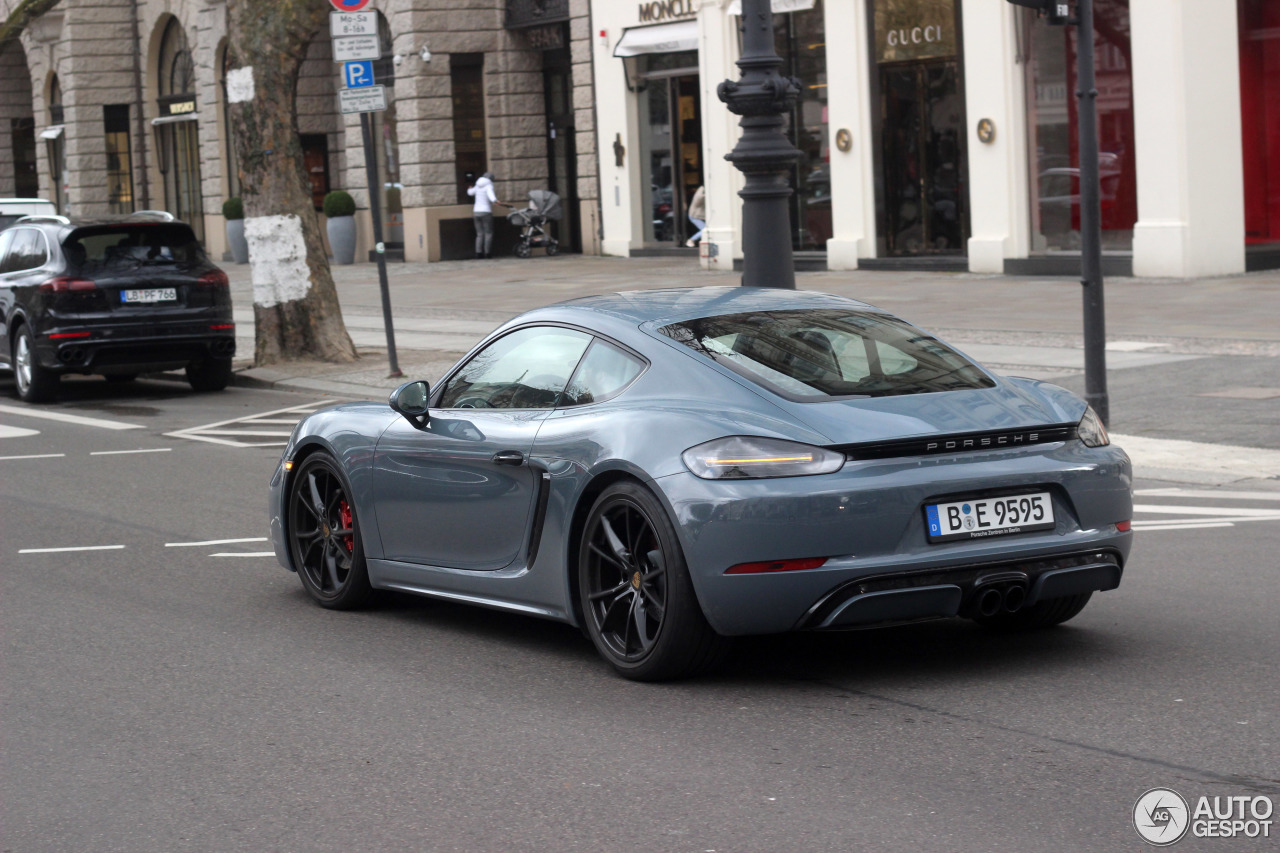 Porsche 718 Cayman S