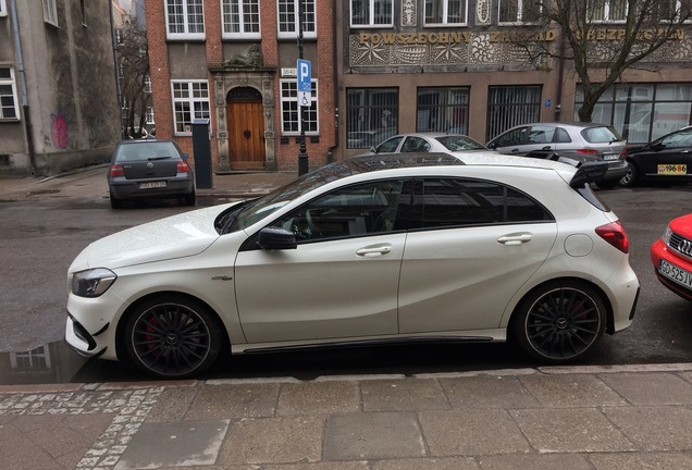 Mercedes-AMG A 45 W176 2015