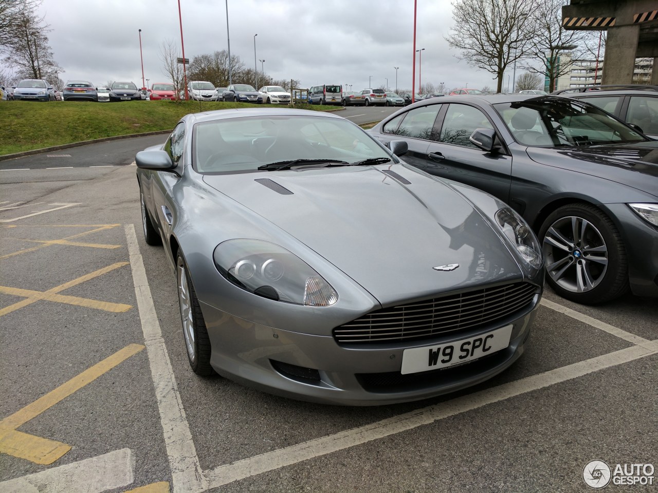 Aston Martin DB9