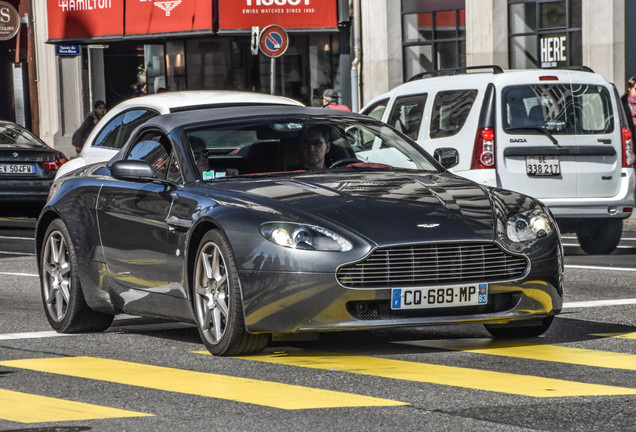 Aston Martin V8 Vantage Roadster