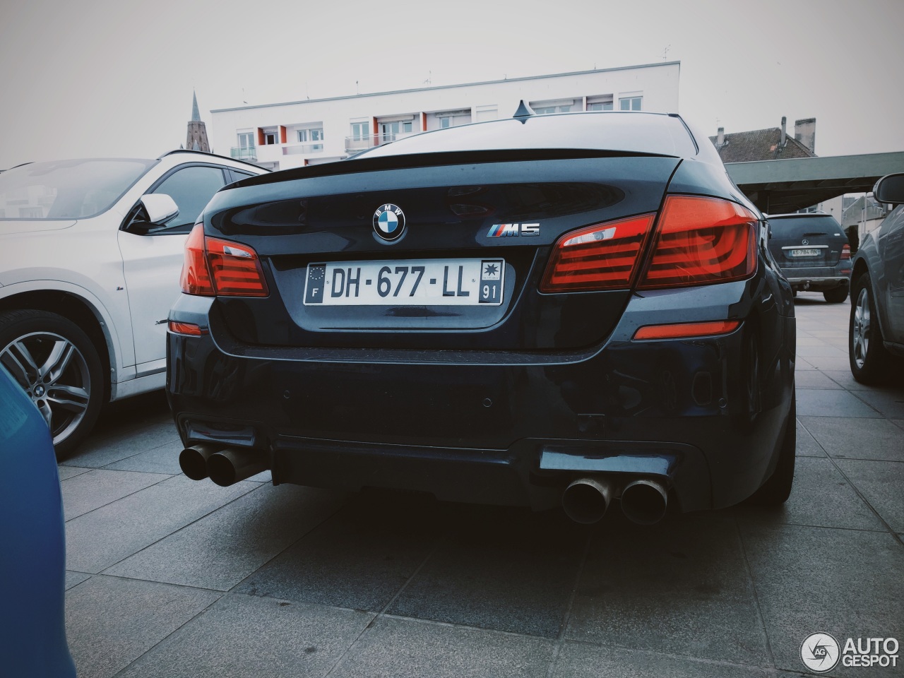 BMW M5 F10 2011