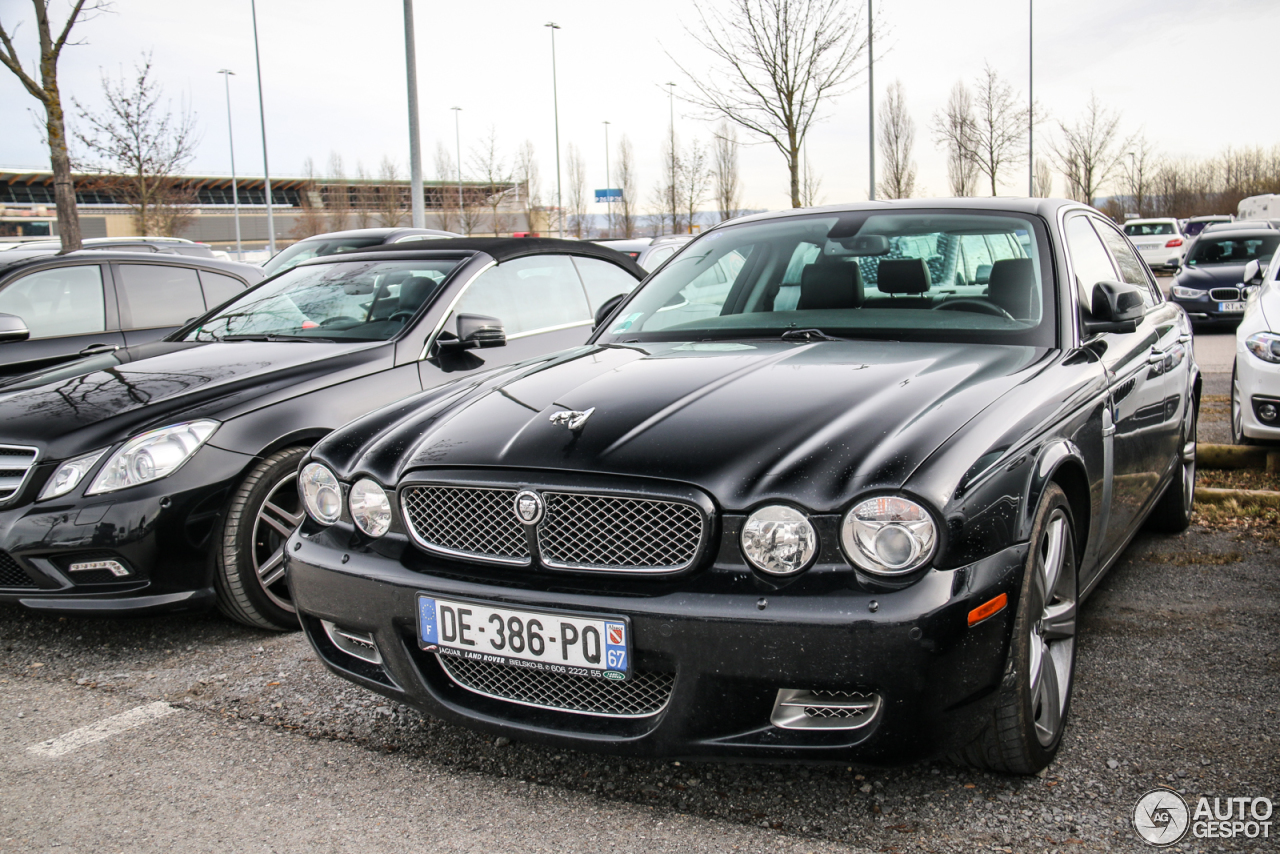 Jaguar XJR Portfolio