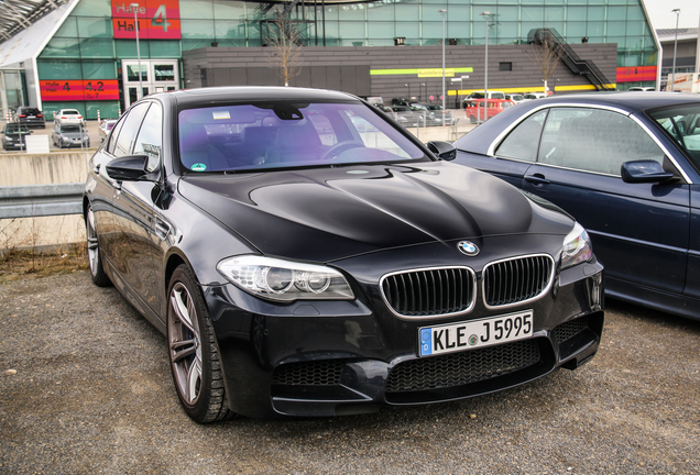 BMW M5 F10 2011