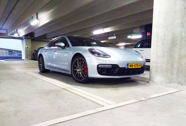 Porsche 971 Panamera Turbo