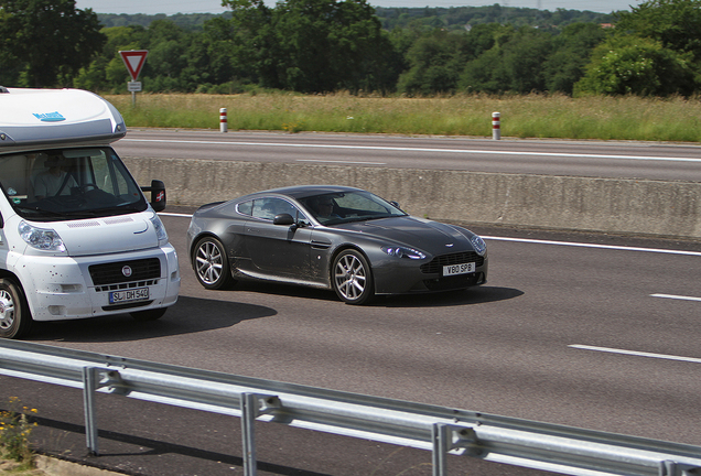 Aston Martin V8 Vantage 2012