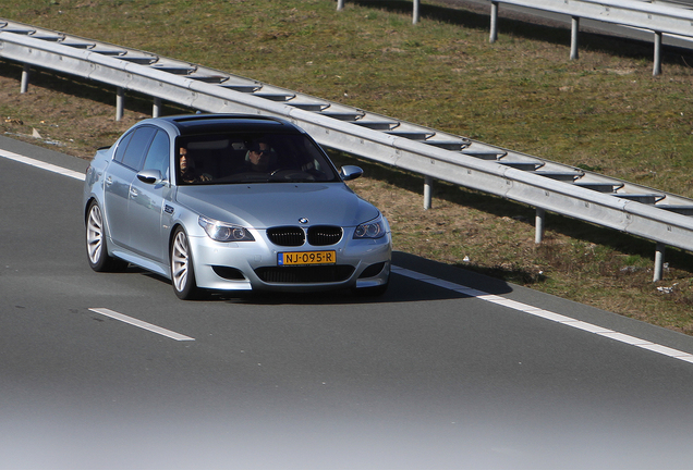 BMW M5 E60 2005