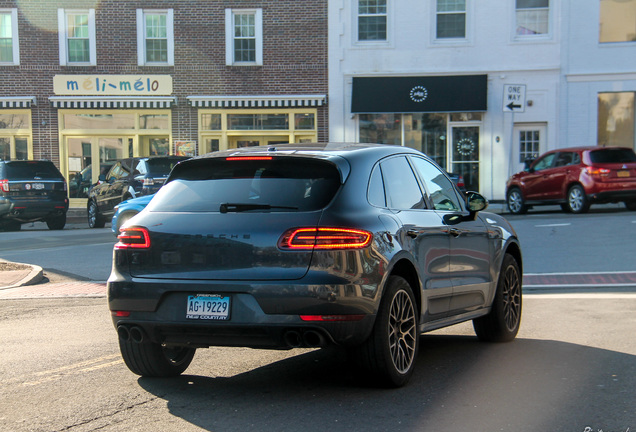 Porsche 95B Macan GTS