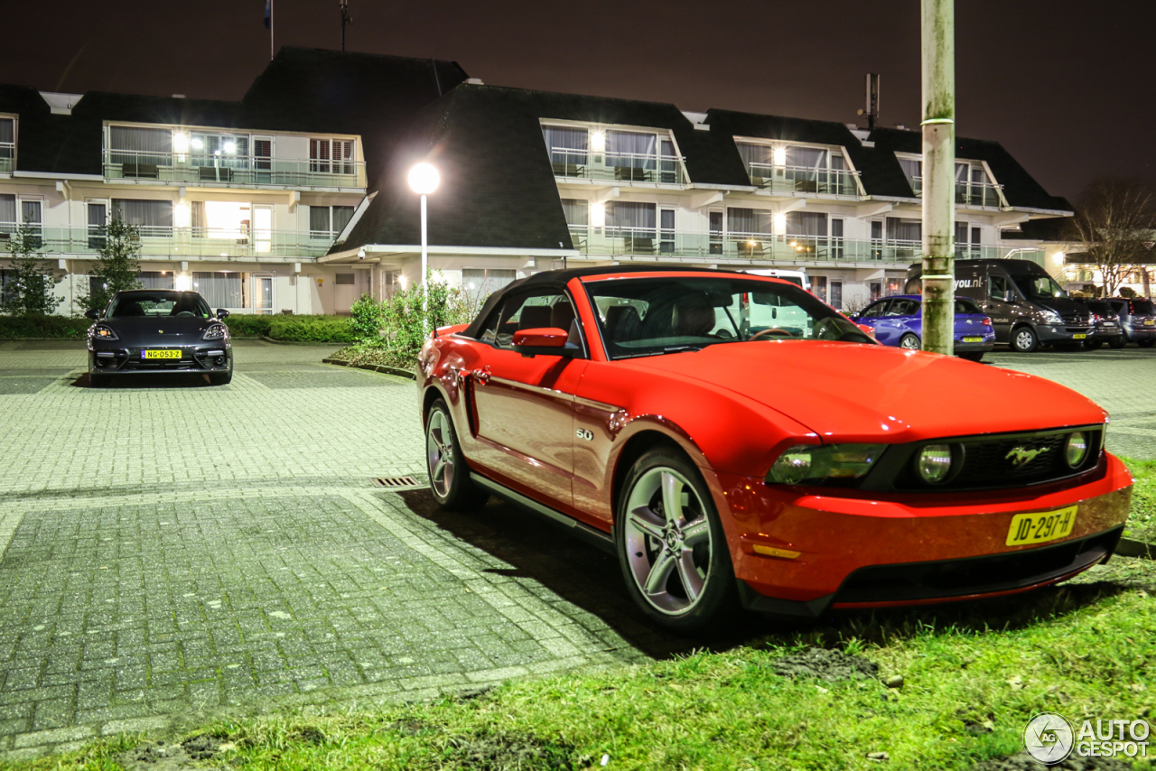 Ford Mustang GT Convertible 2011