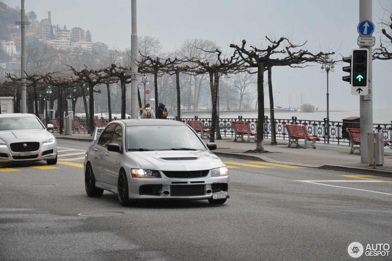 Mitsubishi Lancer Evolution IX