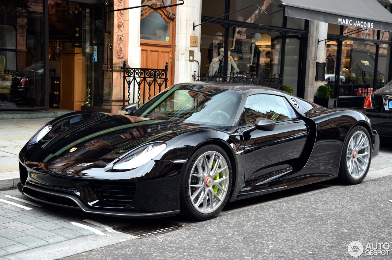 Porsche 918 Spyder Weissach Package