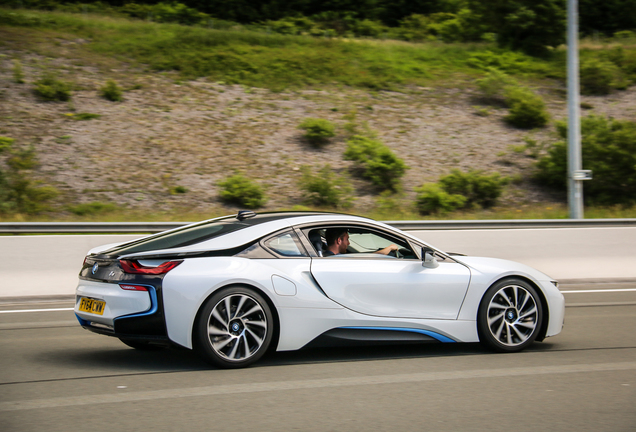 BMW i8