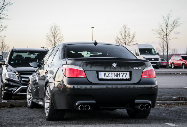 BMW M5 E60 2005