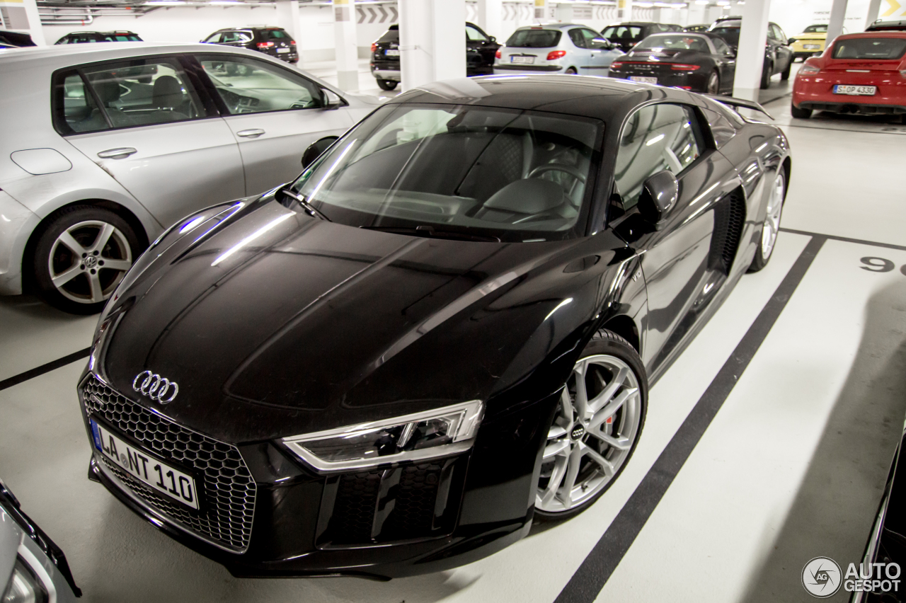 Audi R8 V10 Plus 2015