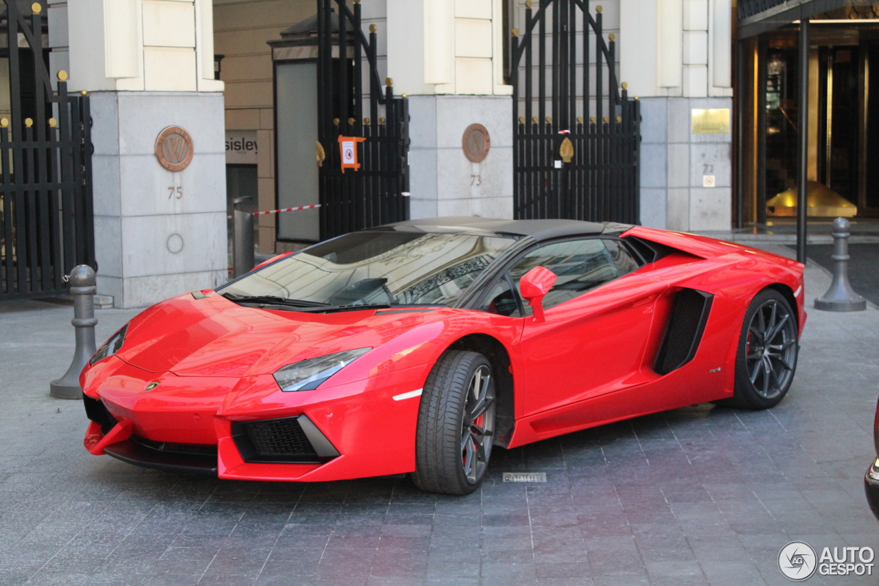 Lamborghini Aventador LP700-4 Roadster