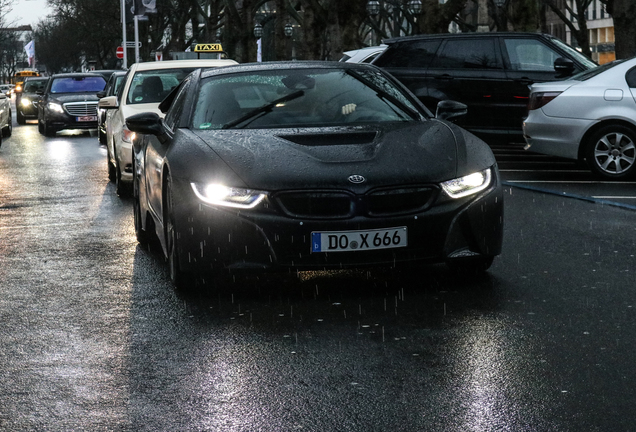 BMW i8