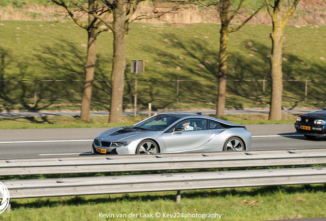 BMW i8