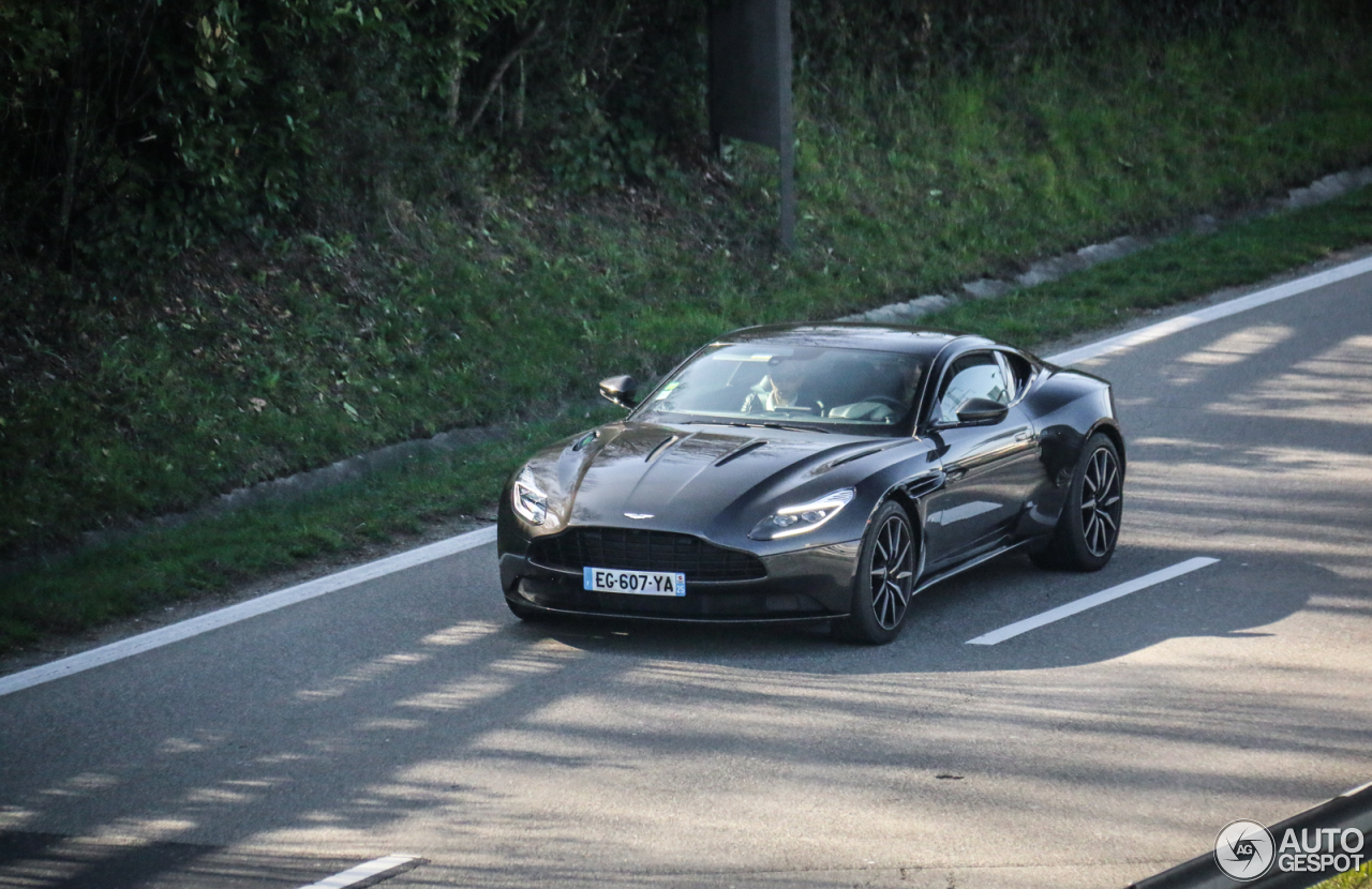 Aston Martin DB11